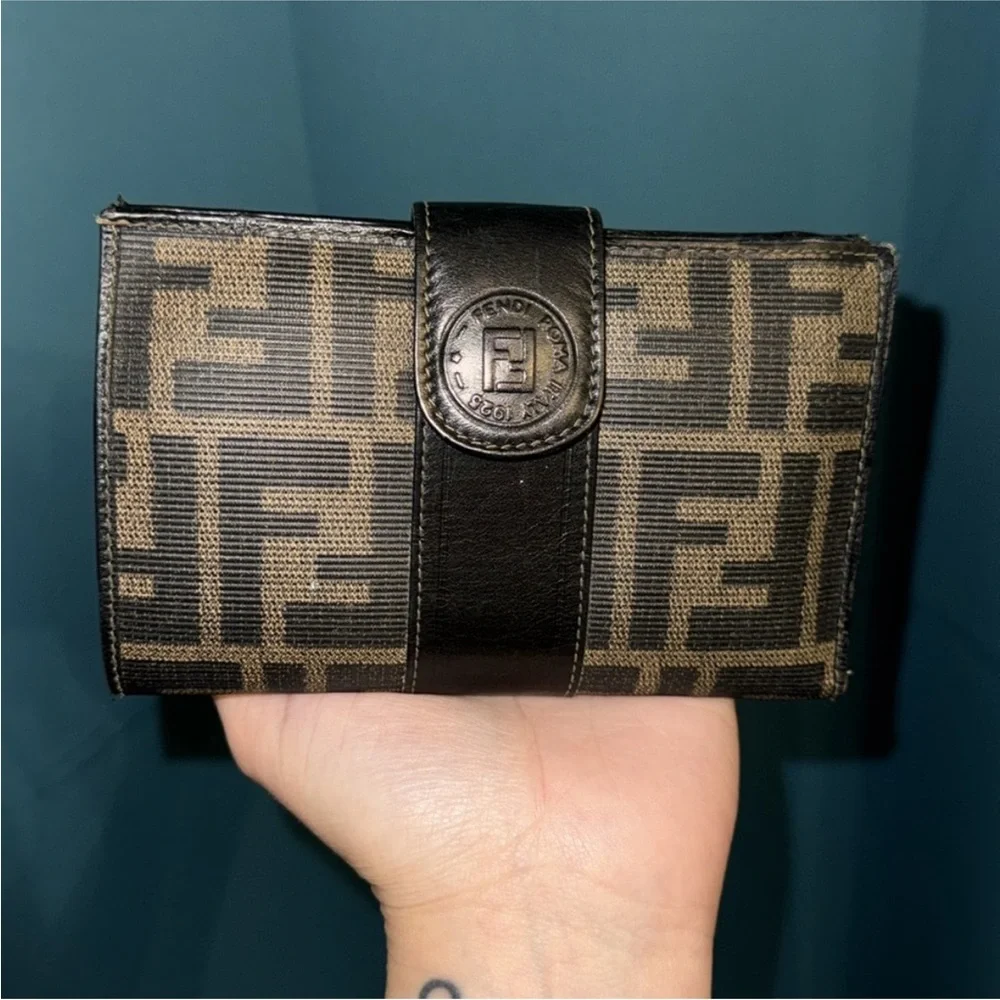Fendi Black and Brown Logo Wallet - Picture 3 of 15
